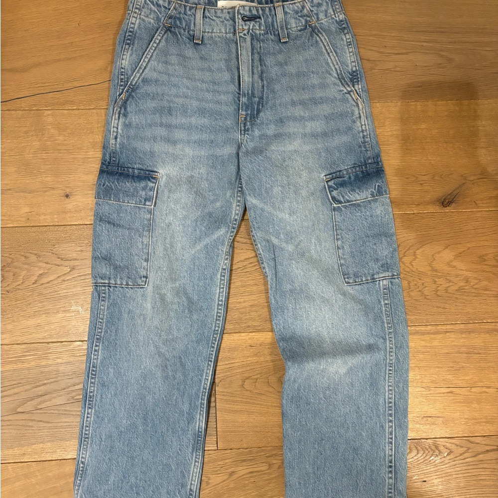 Aritzia Denim Forum - The ‘90s Edie Lo-Rise Cargo